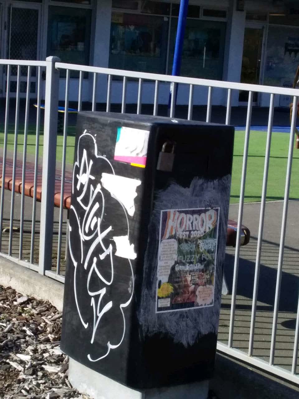 The photograph attached to this graffiti report