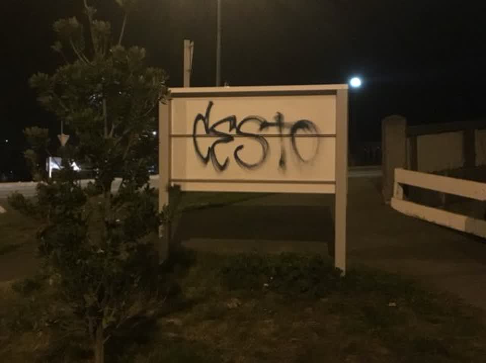 The photograph attached to this graffiti report