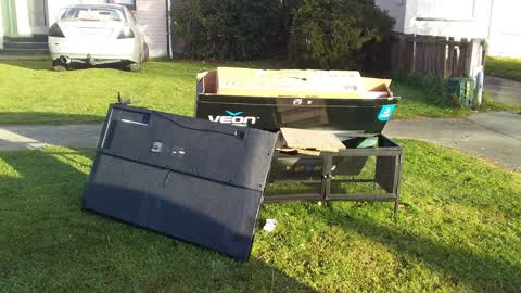 Rubbish/Recycling, a report photo