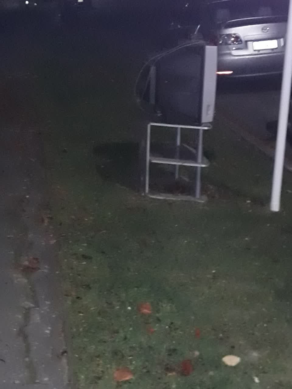 The photograph attached to this rubbish/recycling report