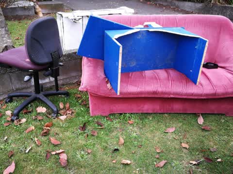 Rubbish/Recycling, a report photo