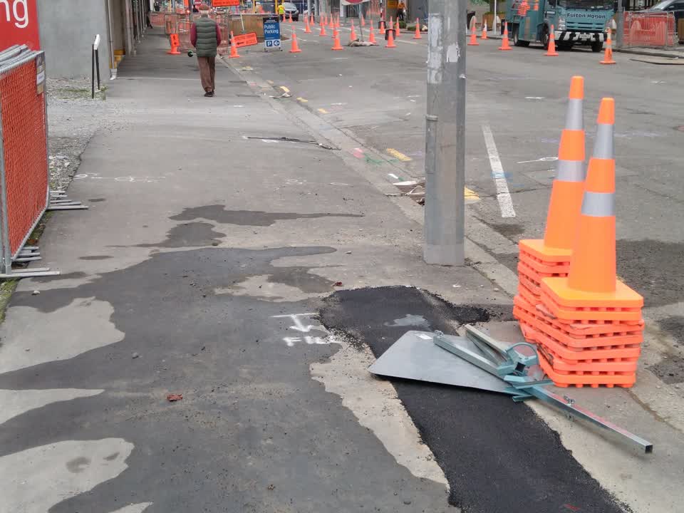 The photograph attached to this roading/streets report