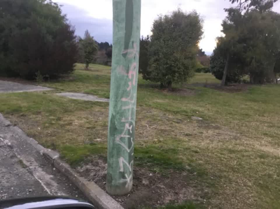 The photograph attached to this graffiti report