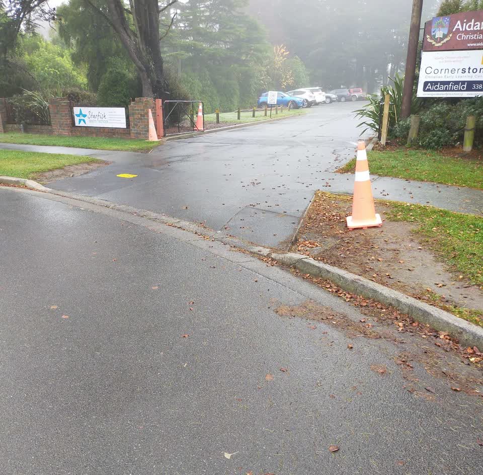 The photograph attached to this roading/streets report