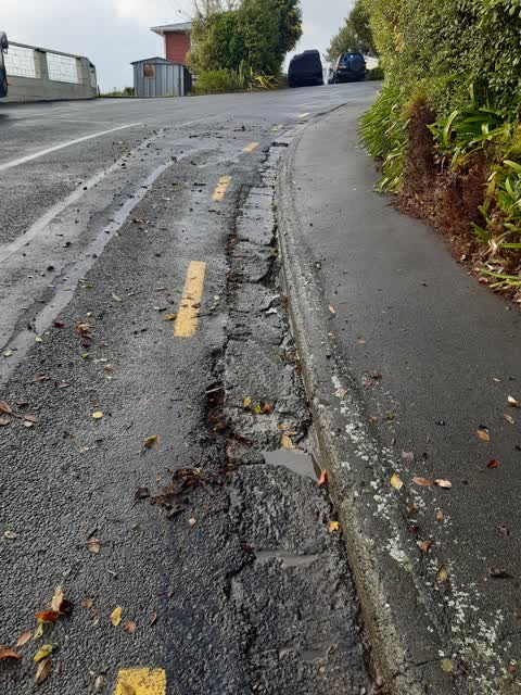 Roading/Streets, a report photo