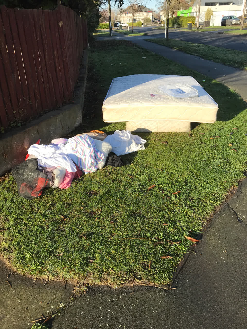 The photograph attached to this rubbish/recycling report