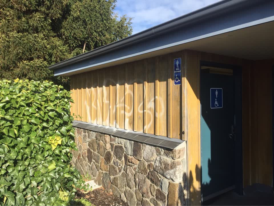 The photograph attached to this graffiti report