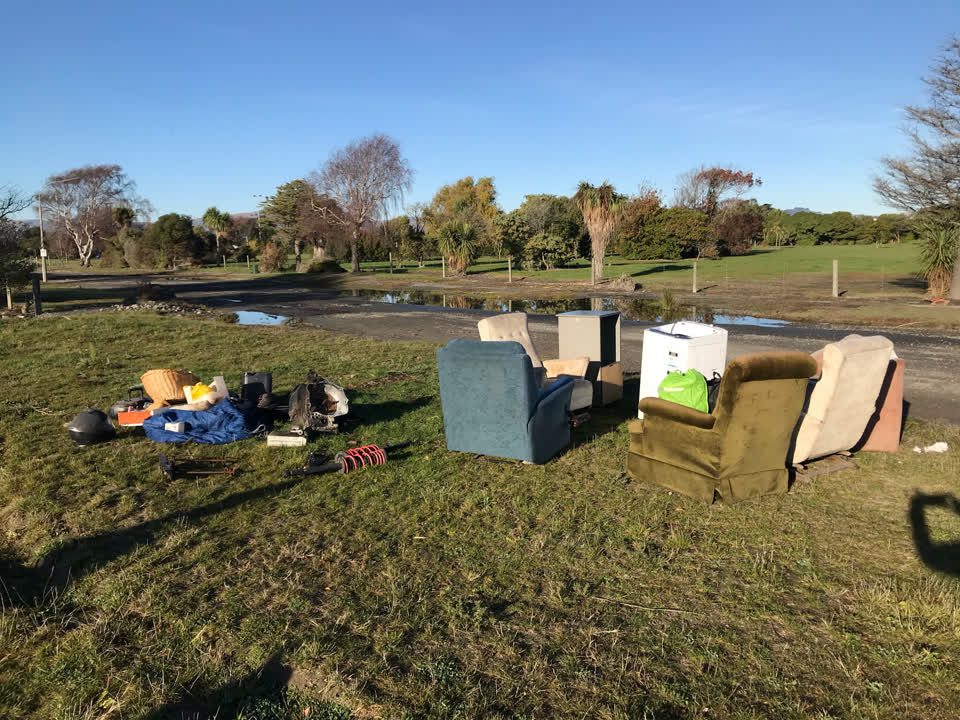 The photograph attached to this rubbish/recycling report