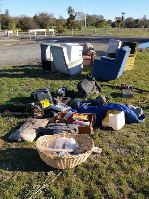 Rubbish/Recycling, a report photo