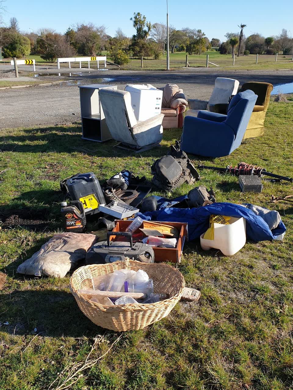 The photograph attached to this rubbish/recycling report
