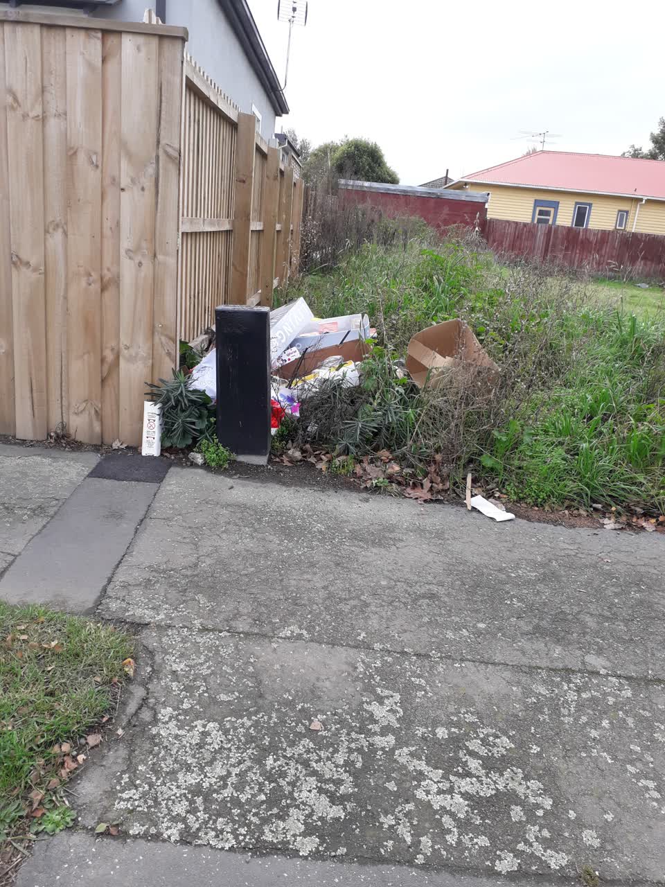 The photograph attached to this rubbish/recycling report