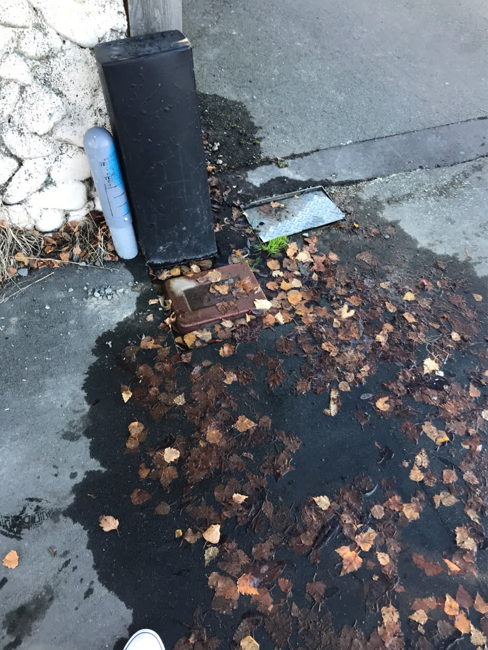 The photograph attached to this water supply report