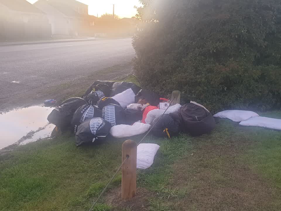 The photograph attached to this rubbish/recycling report