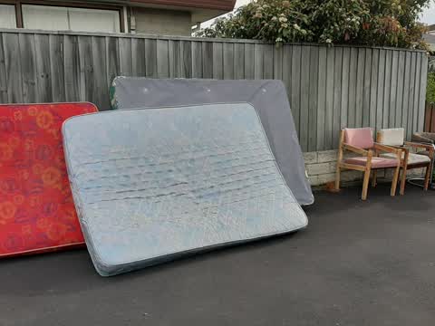 Rubbish/Recycling, a report photo