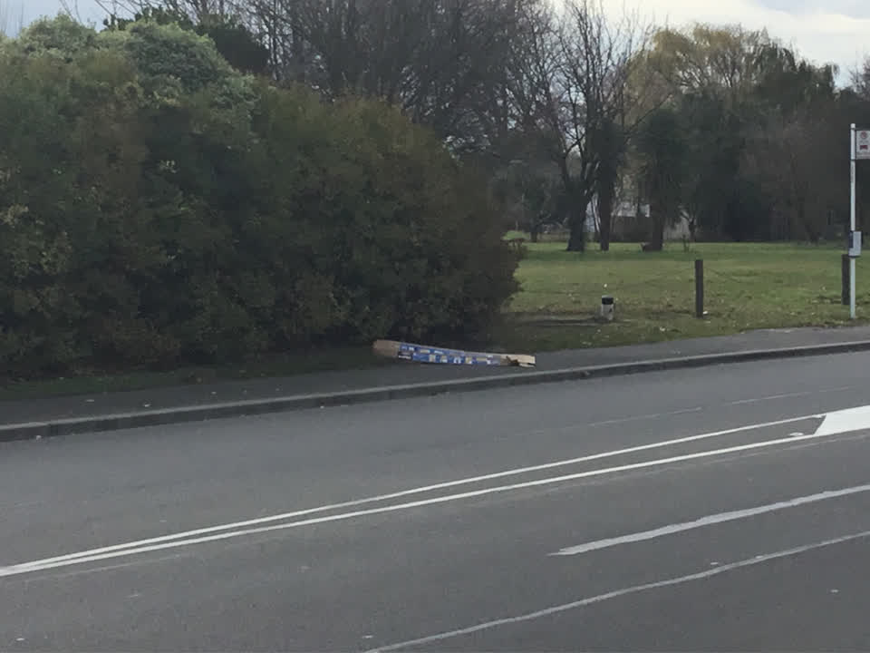 The photograph attached to this rubbish/recycling report