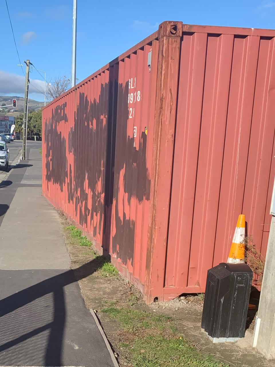 The photograph attached to this roading/streets report