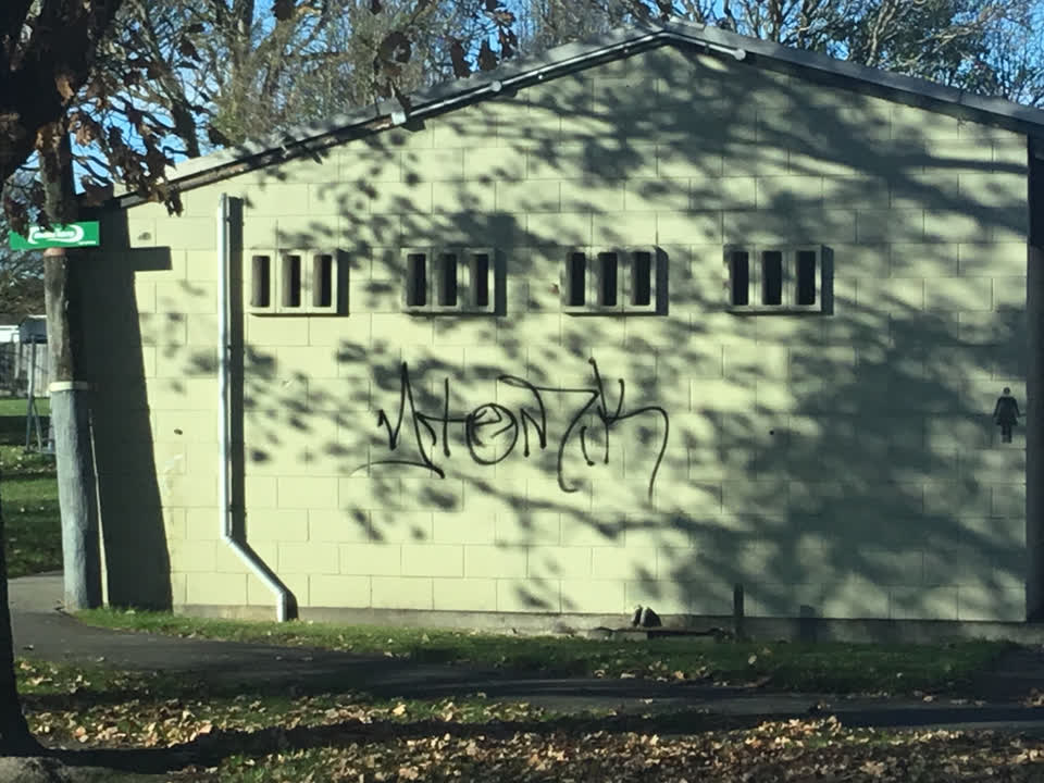 The photograph attached to this graffiti report