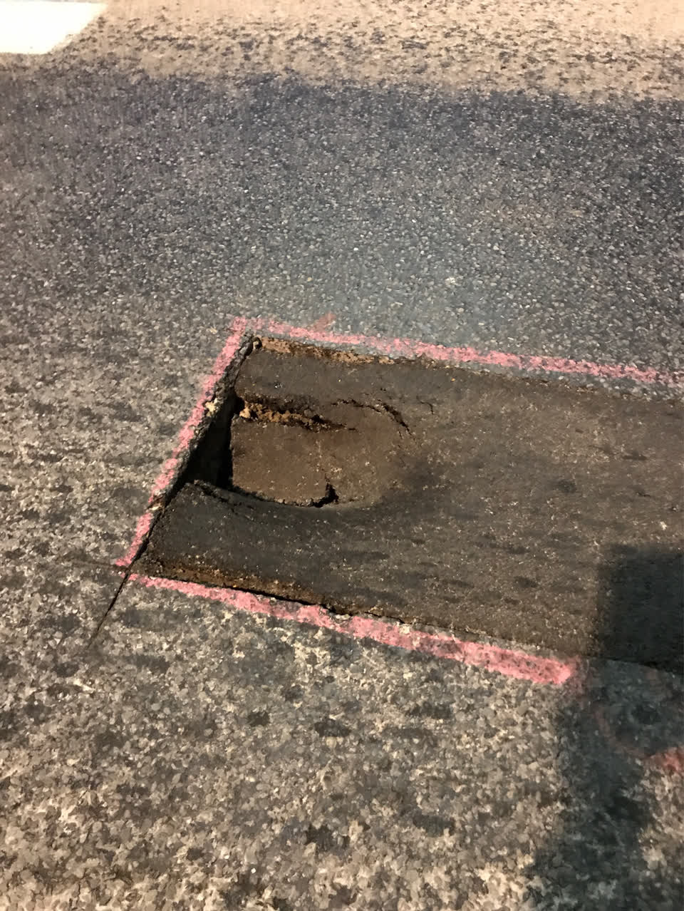 The photograph attached to this roading/streets report