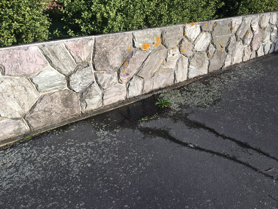 The photograph attached to this water supply report