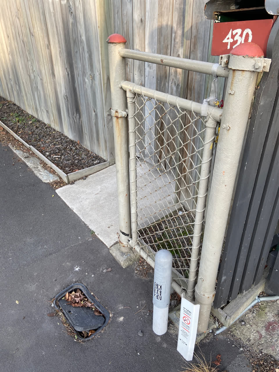 The photograph attached to this roading/streets report