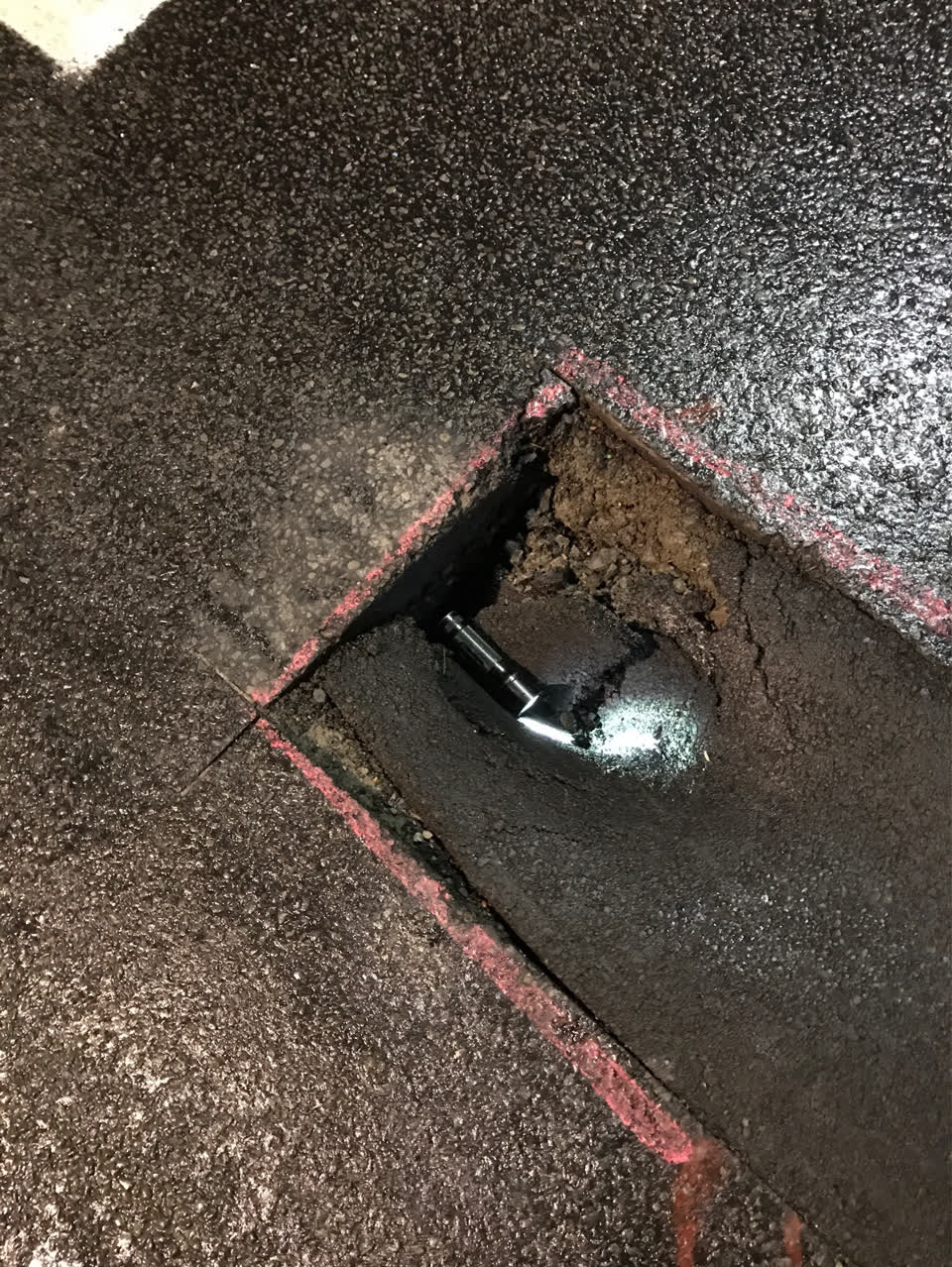 The photograph attached to this roading/streets report