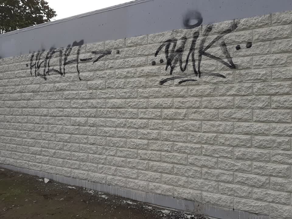The photograph attached to this graffiti report