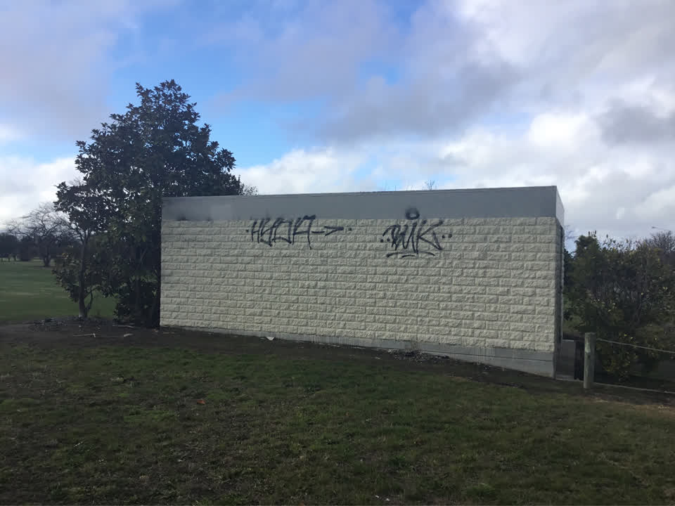 The photograph attached to this graffiti report