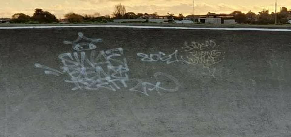 The photograph attached to this graffiti report