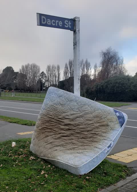 Rubbish/Recycling, a report photo