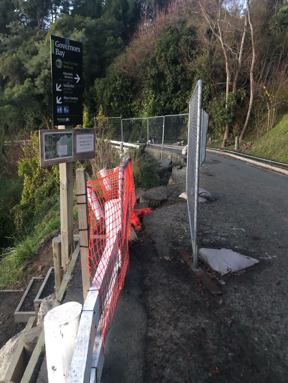The photograph attached to this roading/streets report