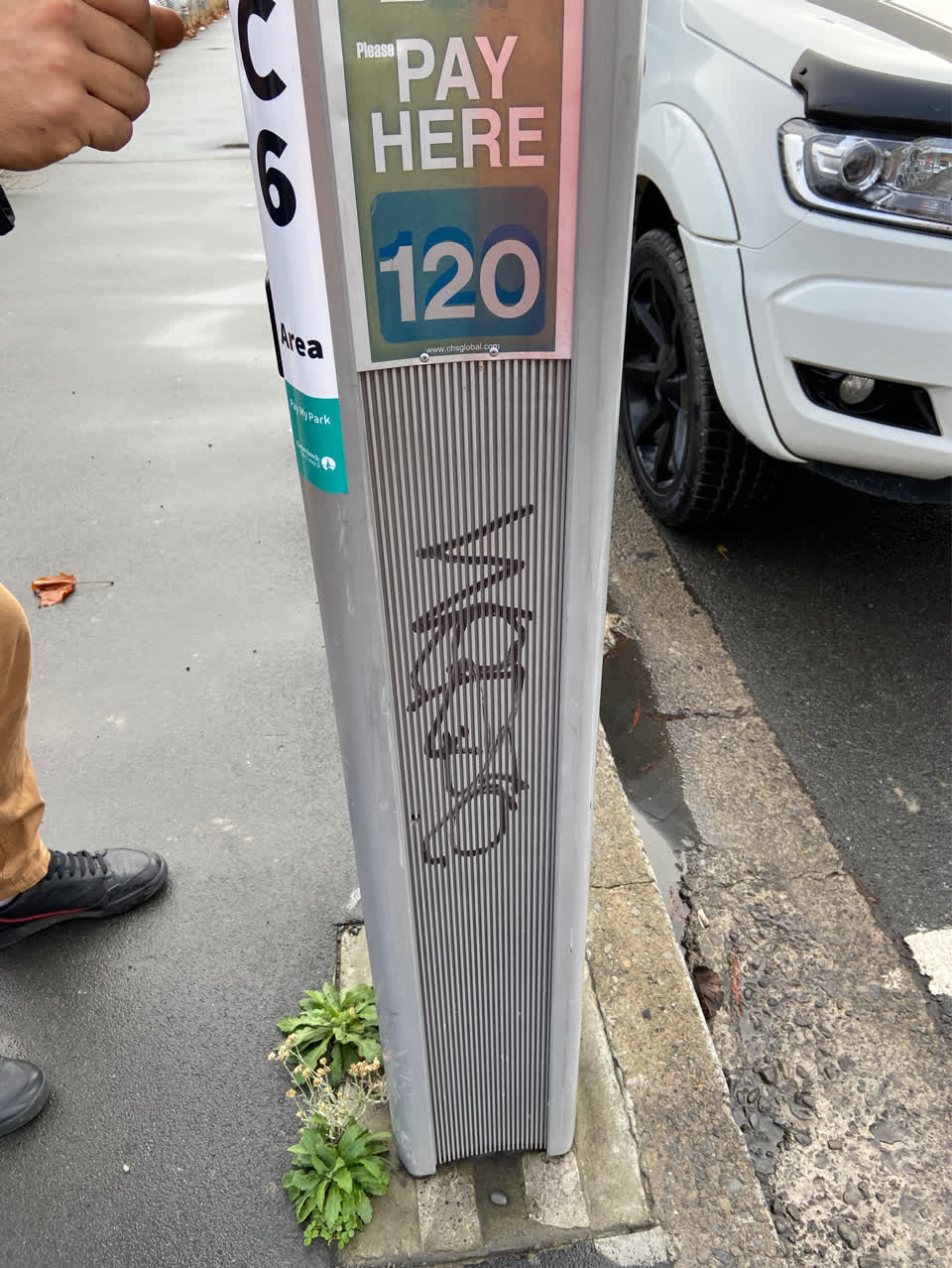 The photograph attached to this roading/streets report