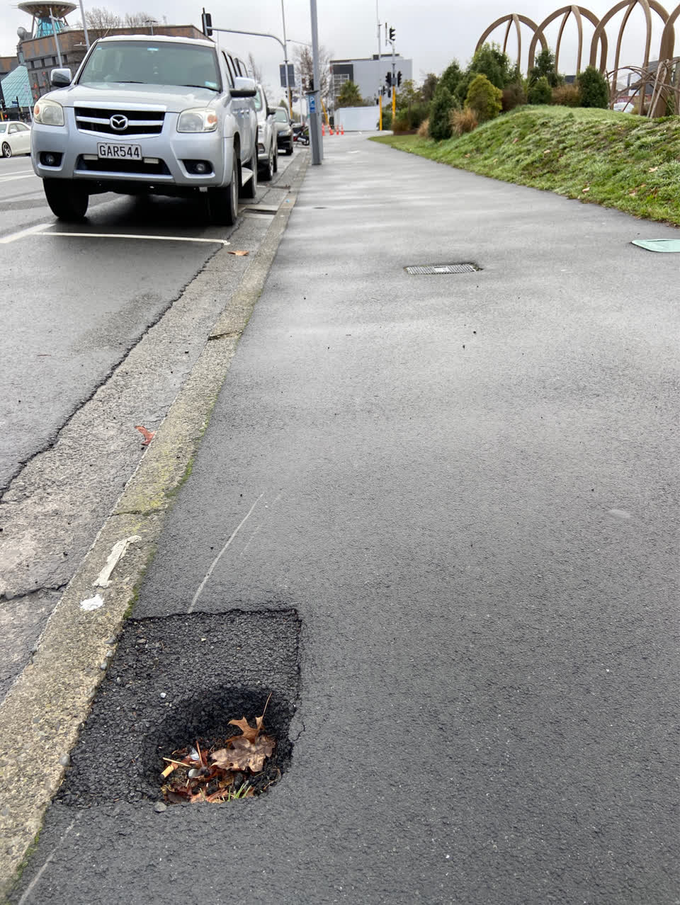 The photograph attached to this roading/streets report