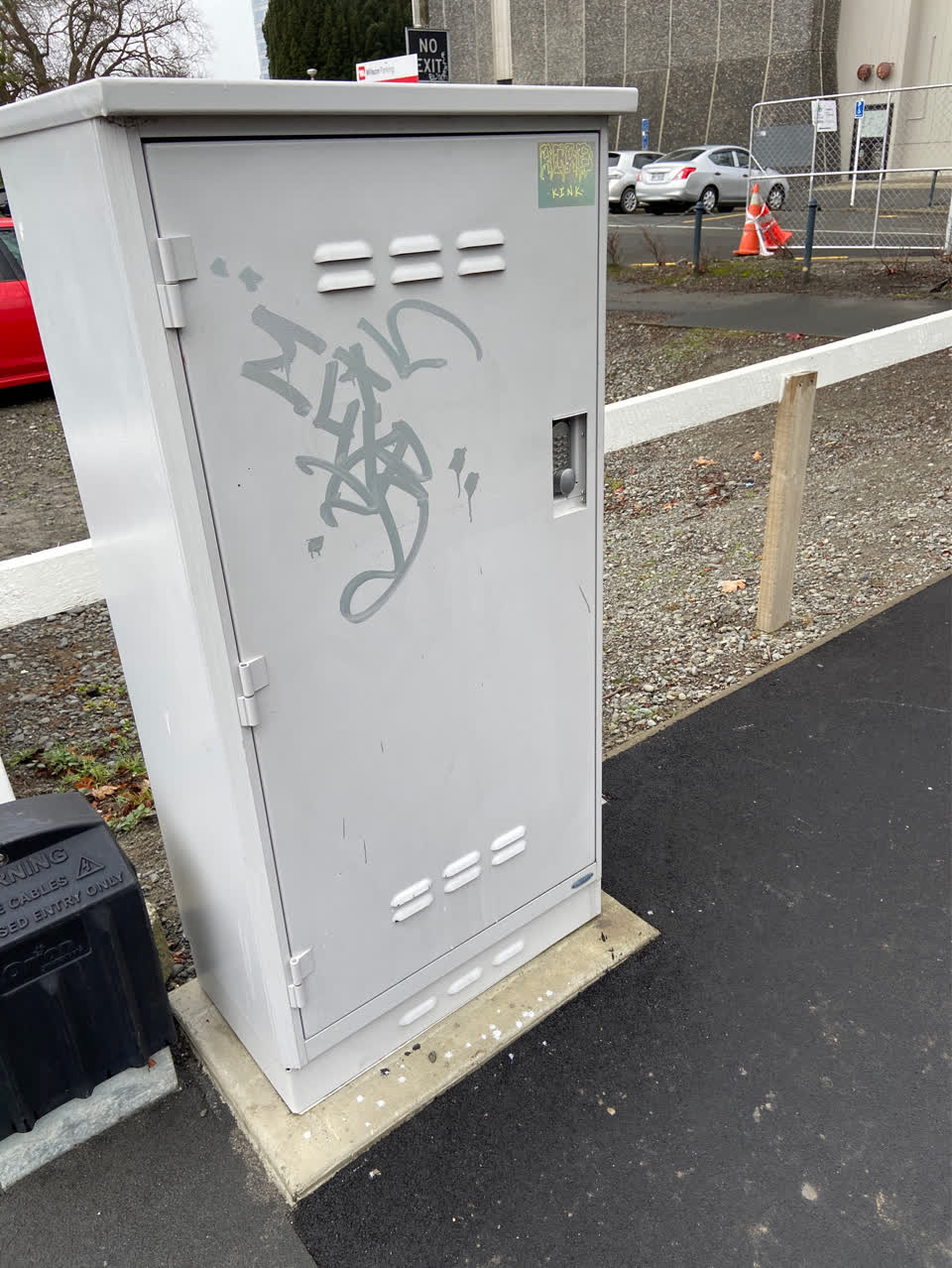 The photograph attached to this graffiti report