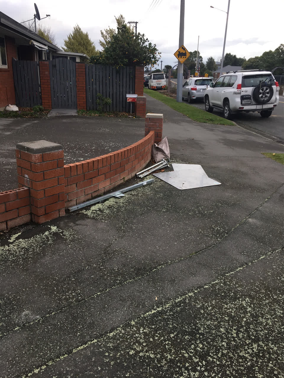 The photograph attached to this roading/streets report