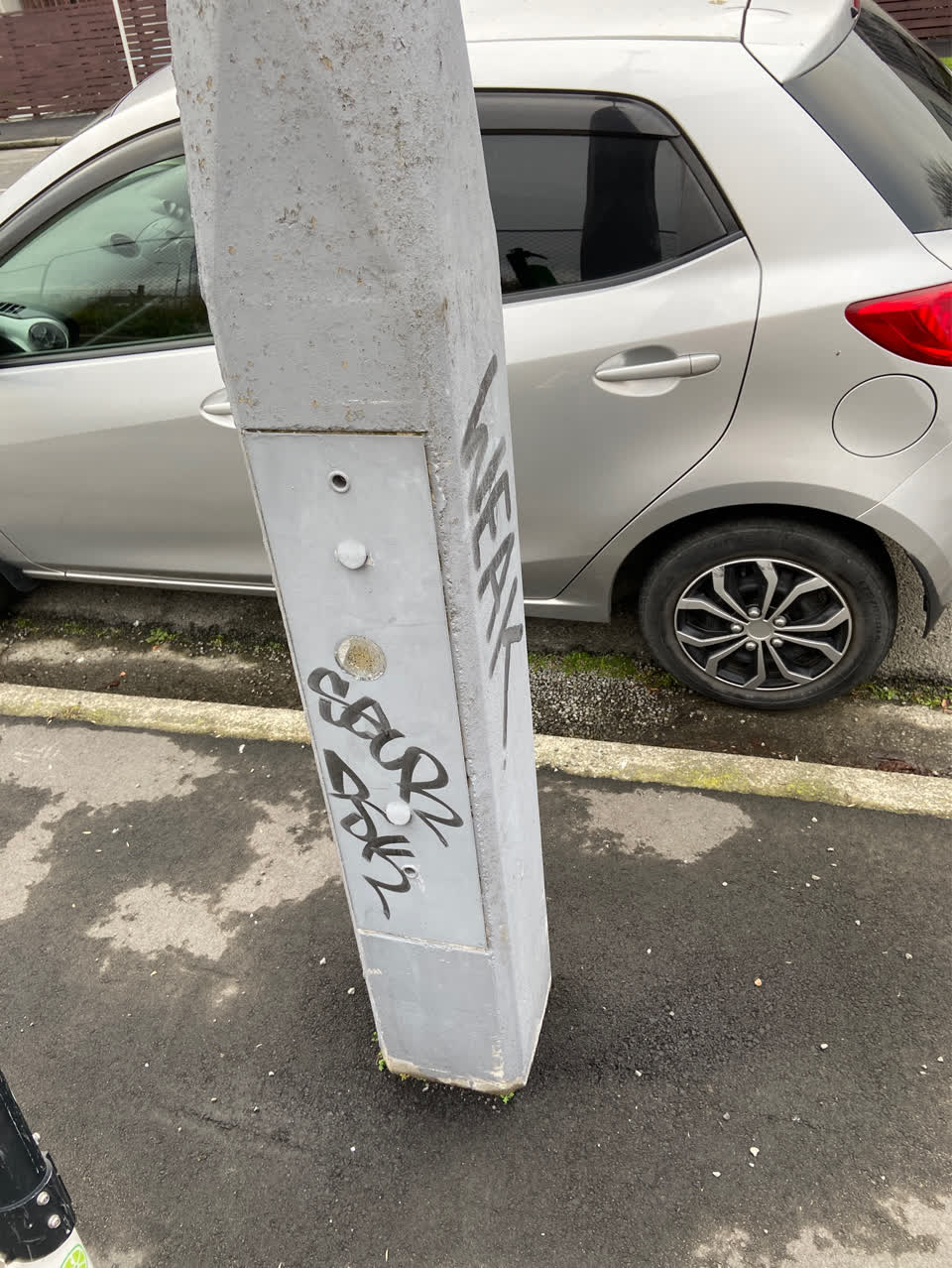 The photograph attached to this graffiti report