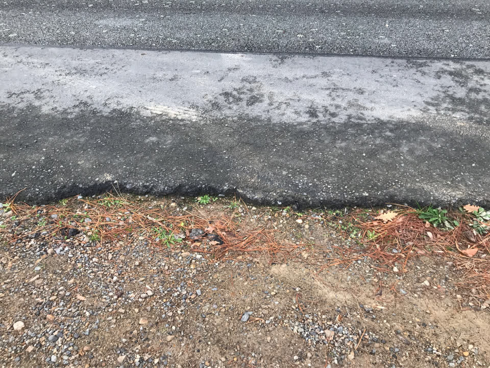 The photograph attached to this roading/streets report
