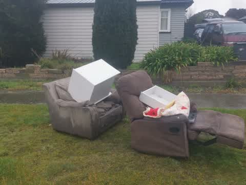 Rubbish/Recycling, a report photo