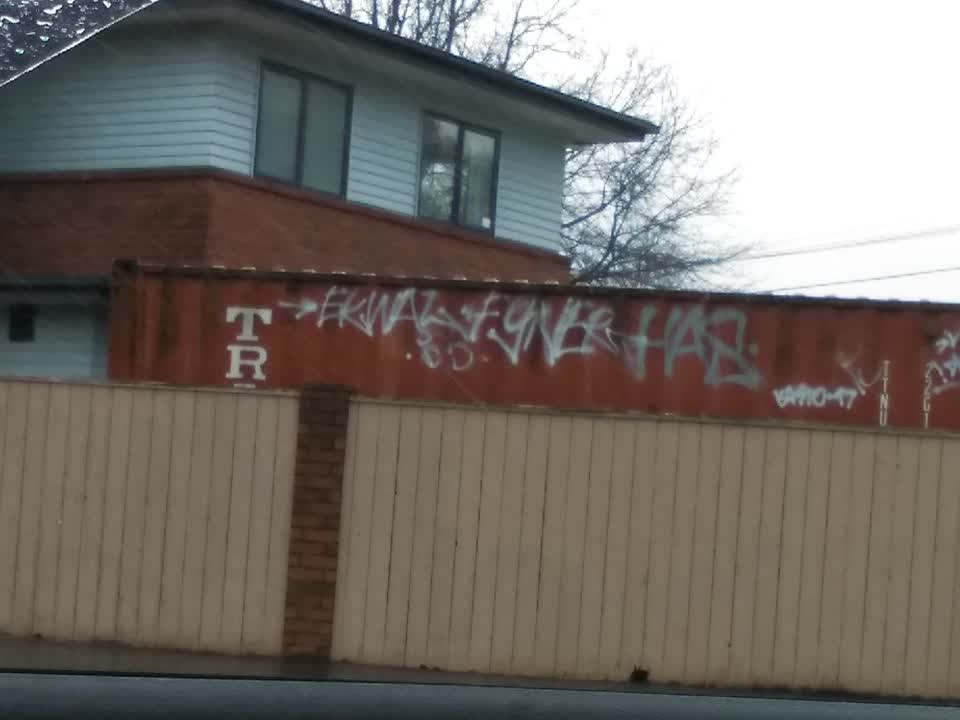 The photograph attached to this graffiti report