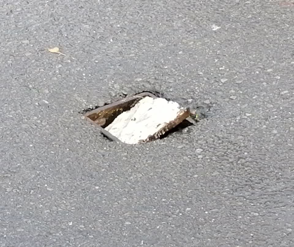 The photograph attached to this roading/streets report