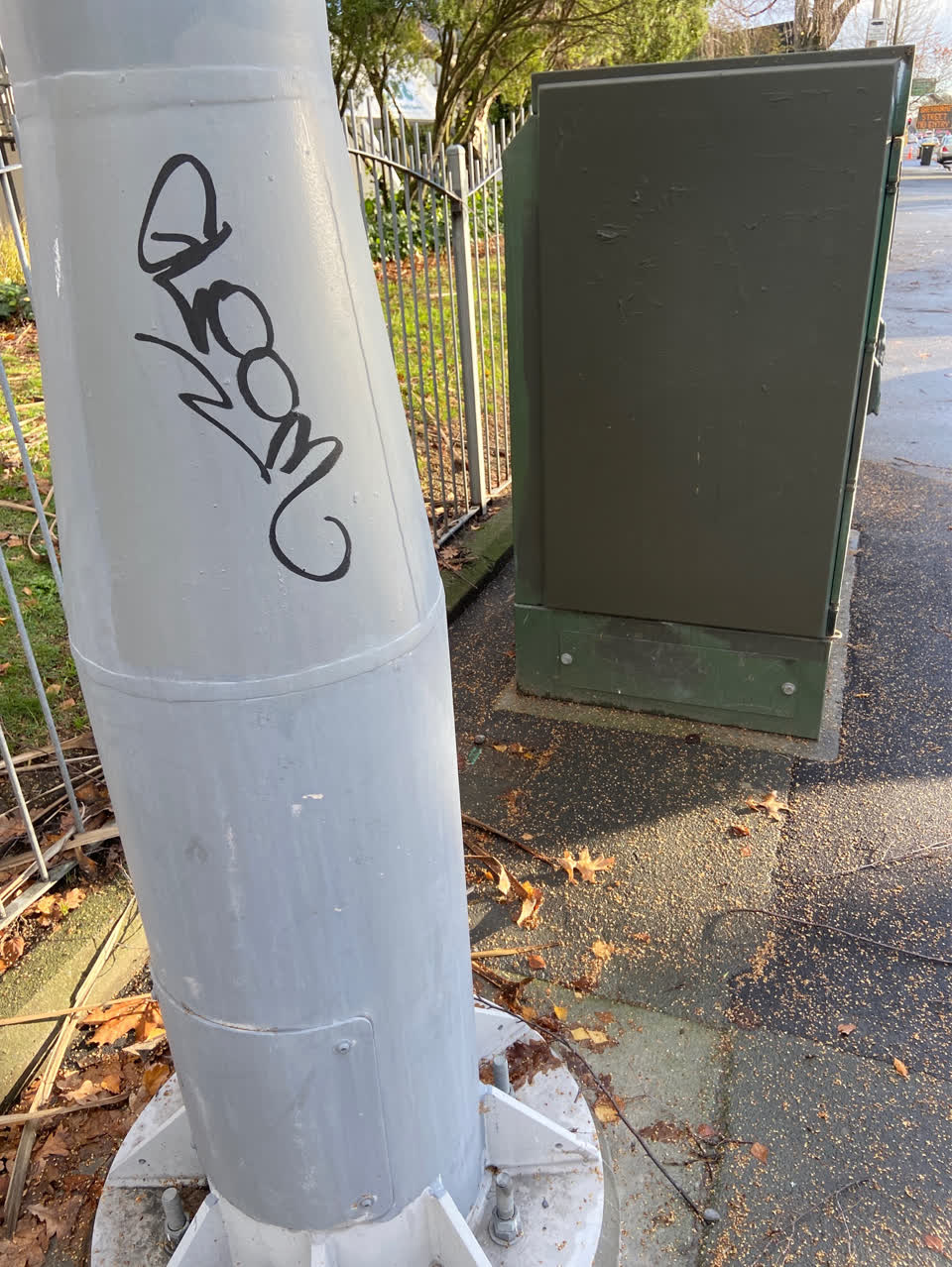 The photograph attached to this graffiti report