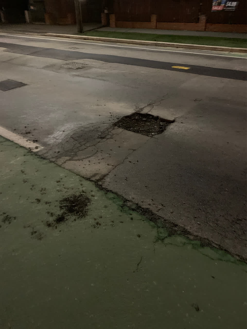 The photograph attached to this roading/streets report