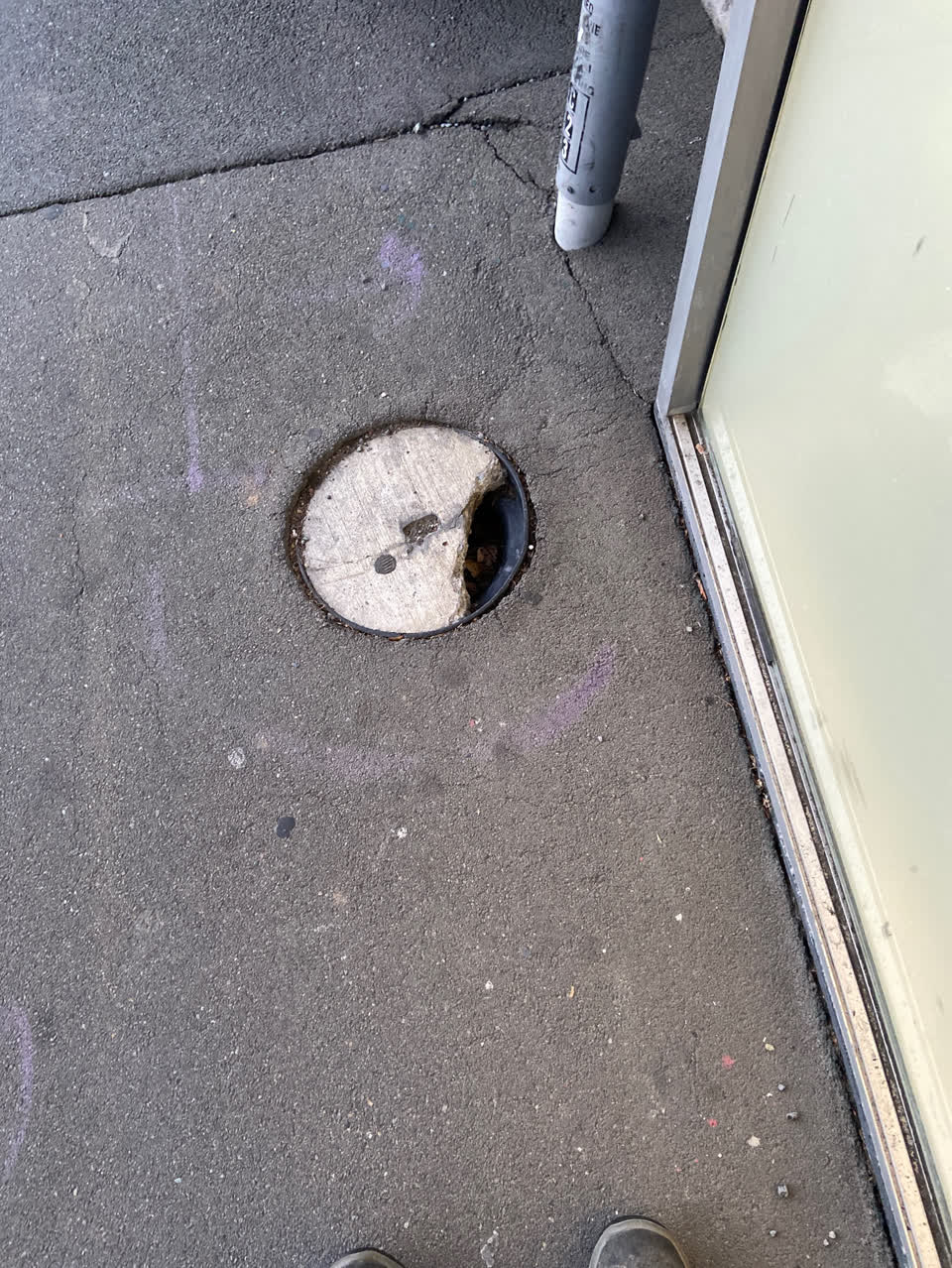 The photograph attached to this roading/streets report