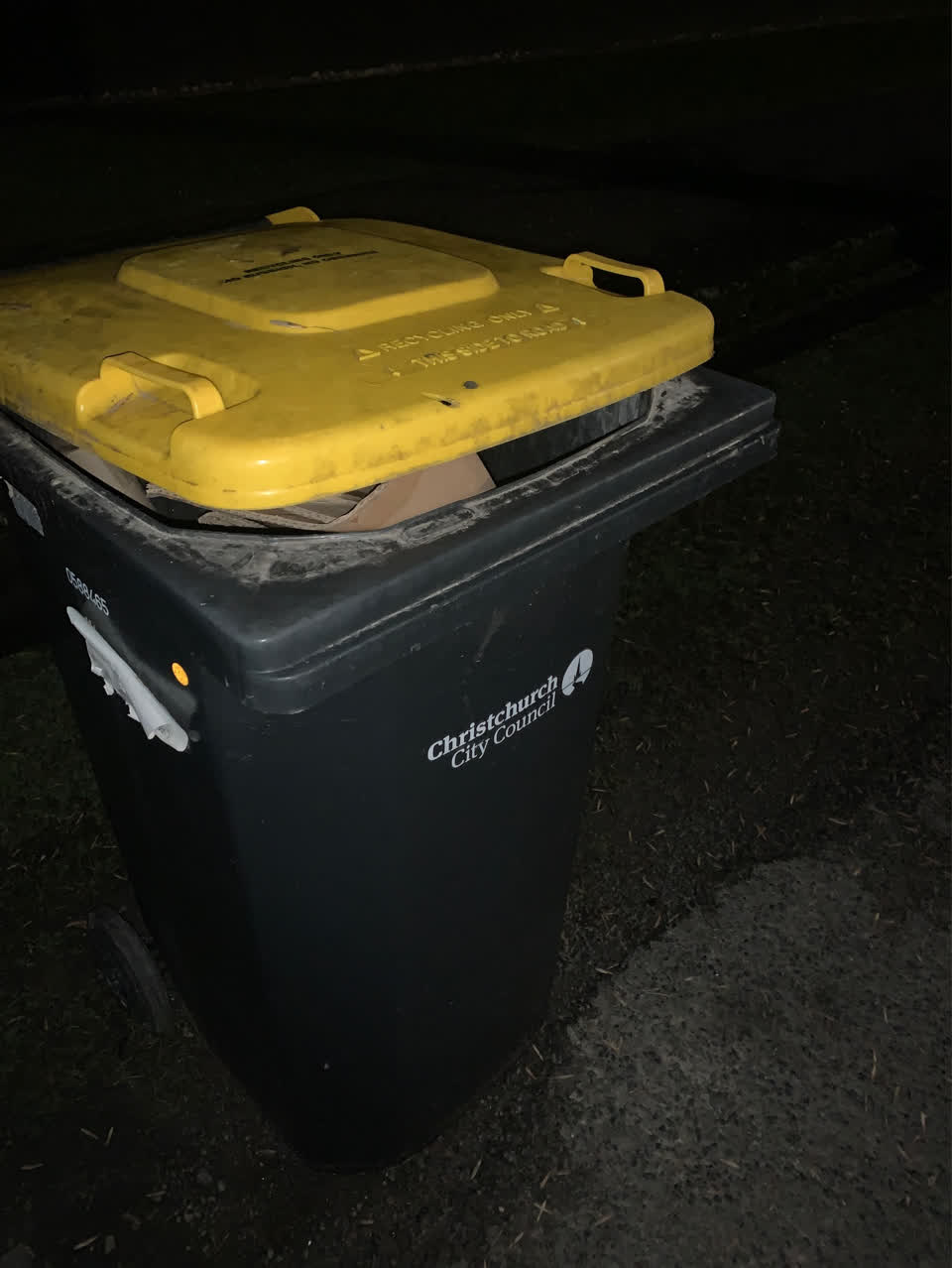 The photograph attached to this rubbish/recycling report