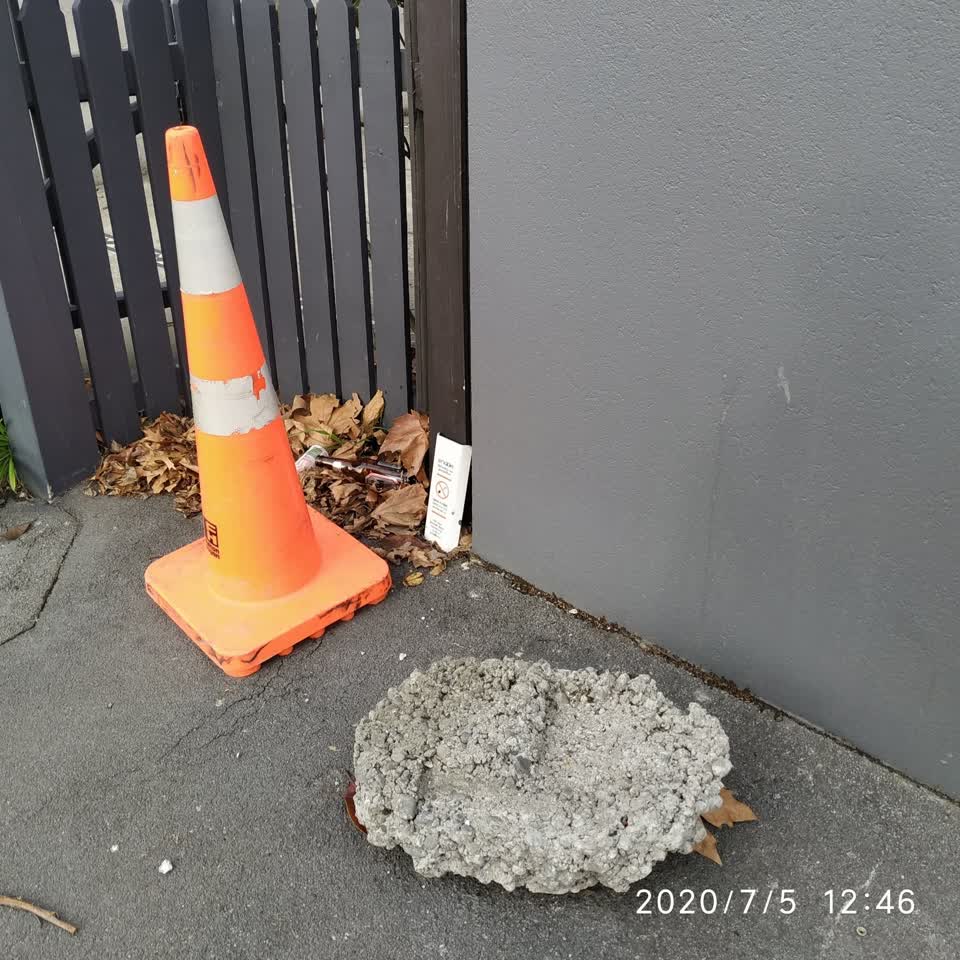 The photograph attached to this rubbish/recycling report