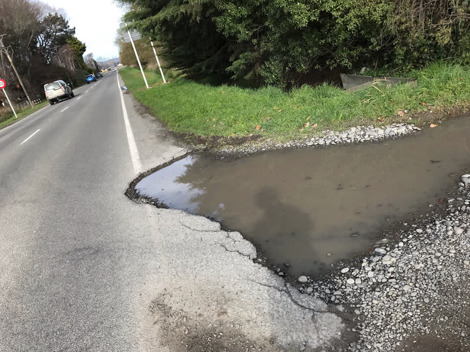The photograph attached to this roading/streets report