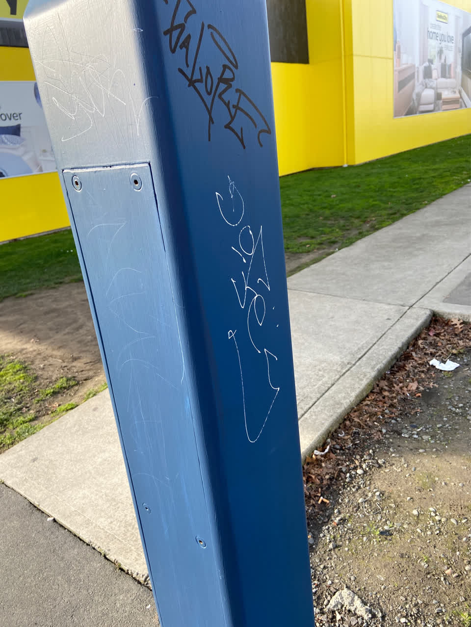 The photograph attached to this graffiti report