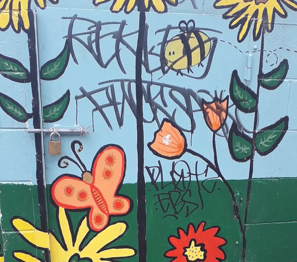 The photograph attached to this graffiti report