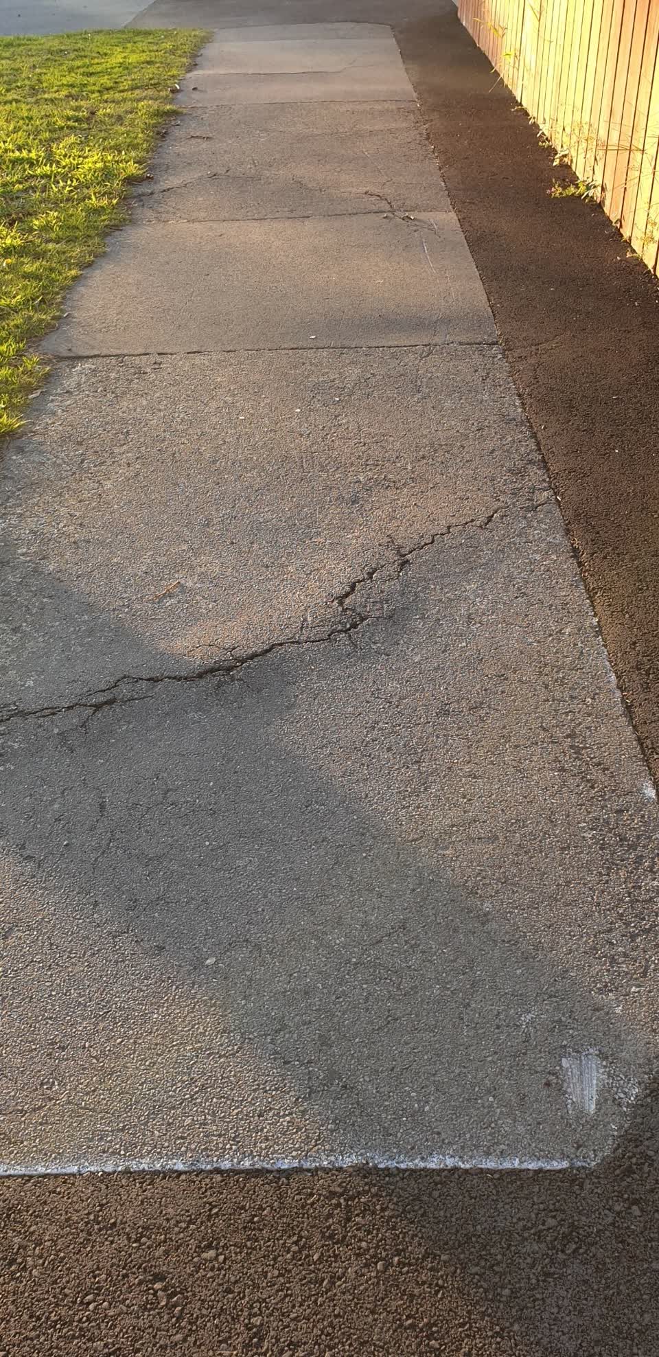 The photograph attached to this roading/streets report