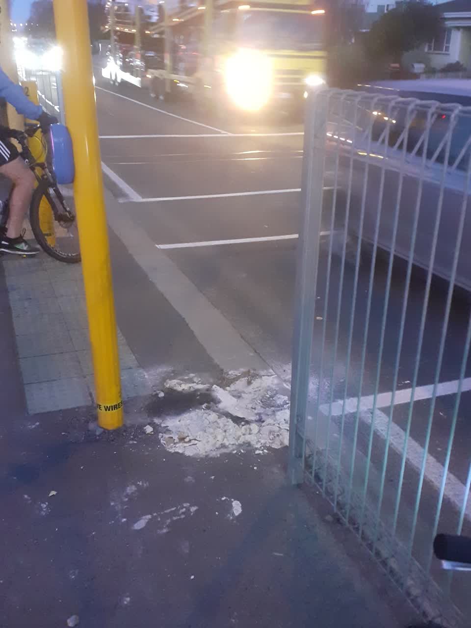 The photograph attached to this roading/streets report