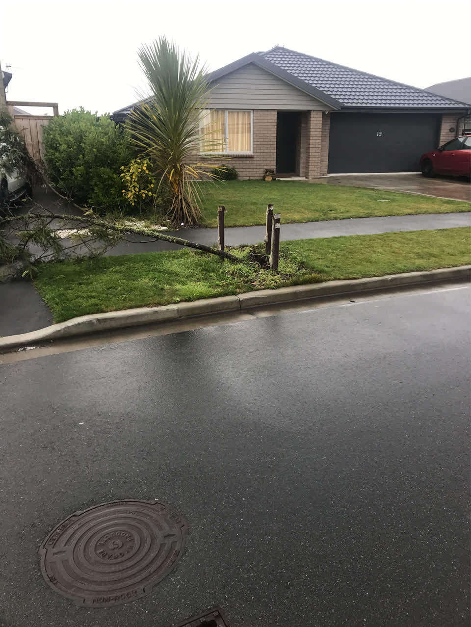 The photograph attached to this roading/streets report